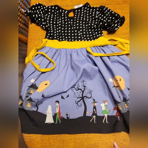 Halloween dress - Picture 2 of 2